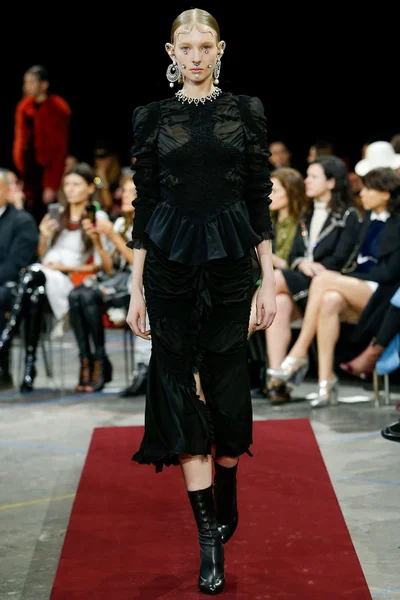 Look 39